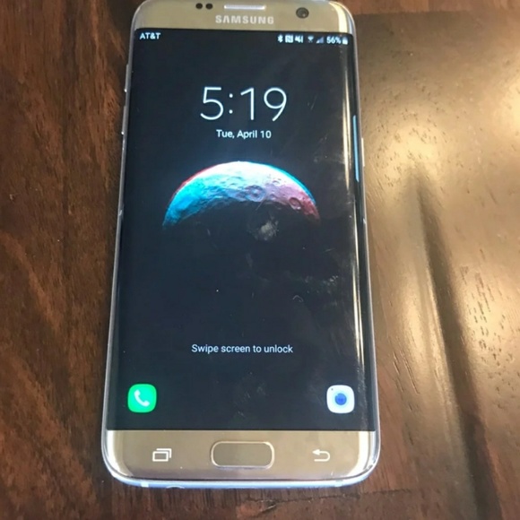 Samsung Galaxy S7 Edge Cracked